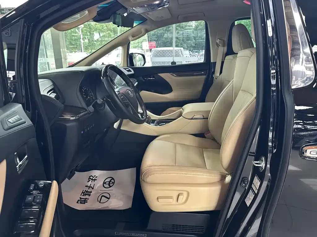 Toyota Vellfire — фото 9