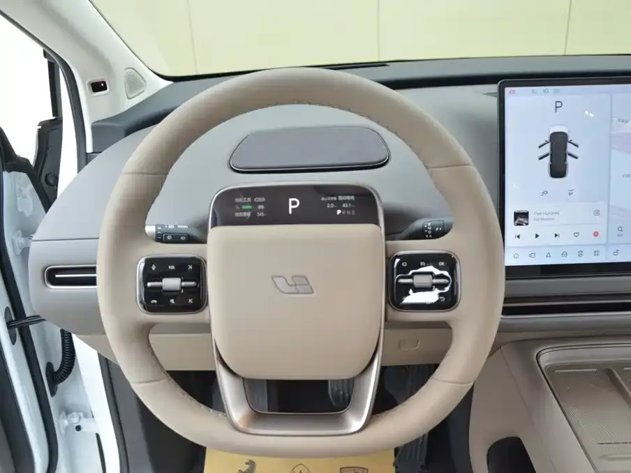 Li Auto i8 — фото 6