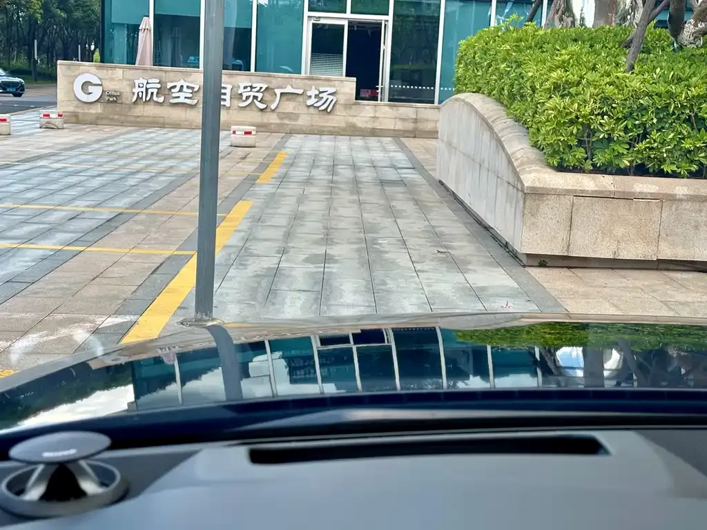 Audi A8 — фото 7
