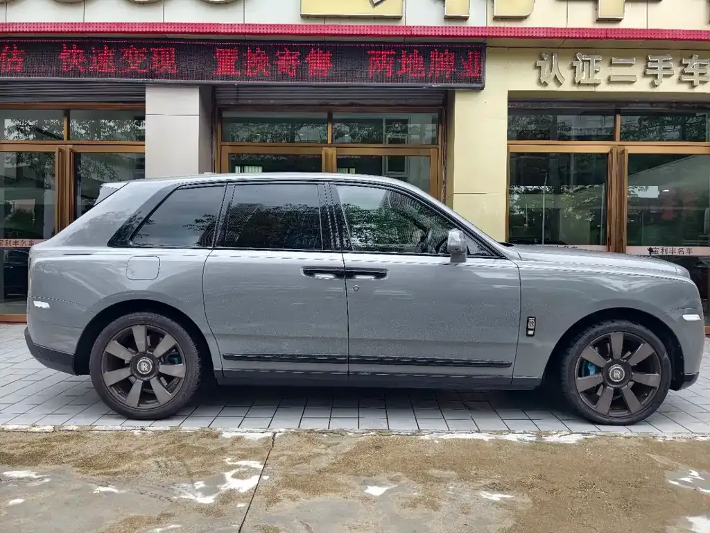 Rolls-Royce Cullinan 2021 из CN, фото 10