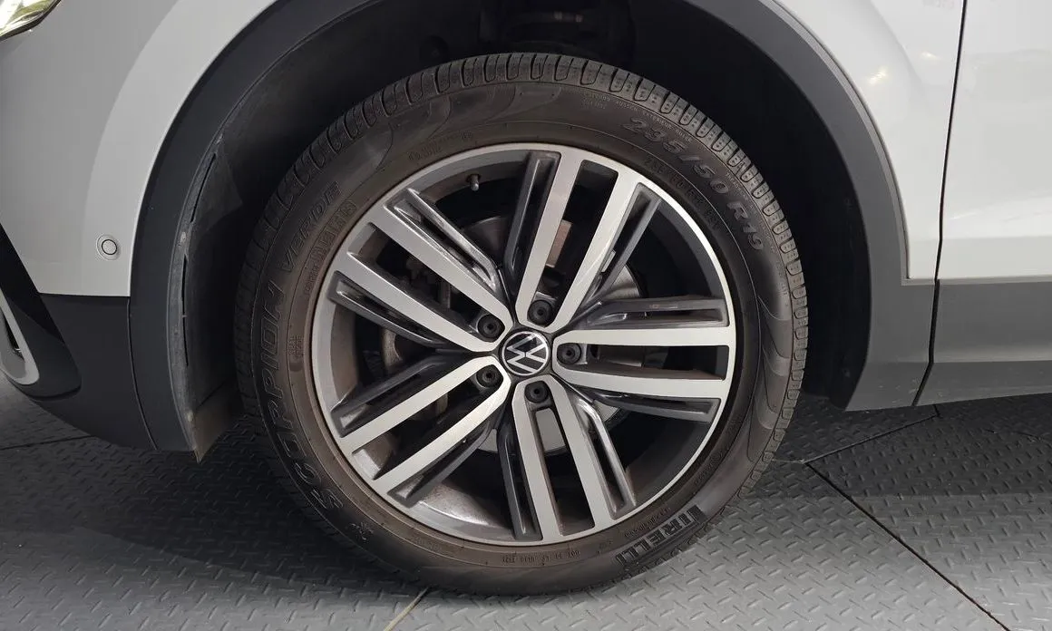 Volkswagen Tiguan — фото 9