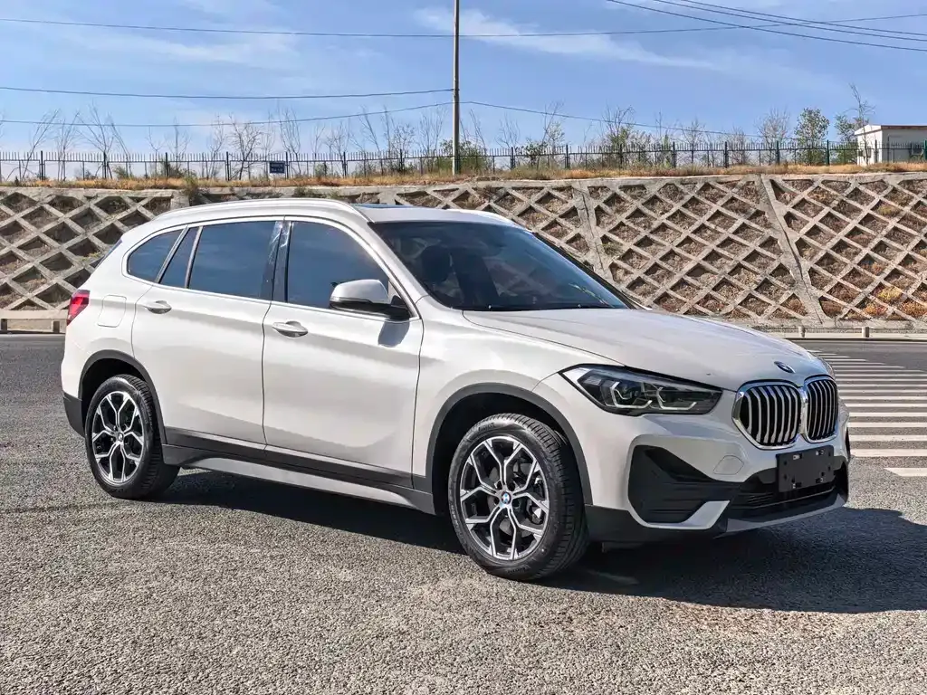 BMW X1 — фото 9