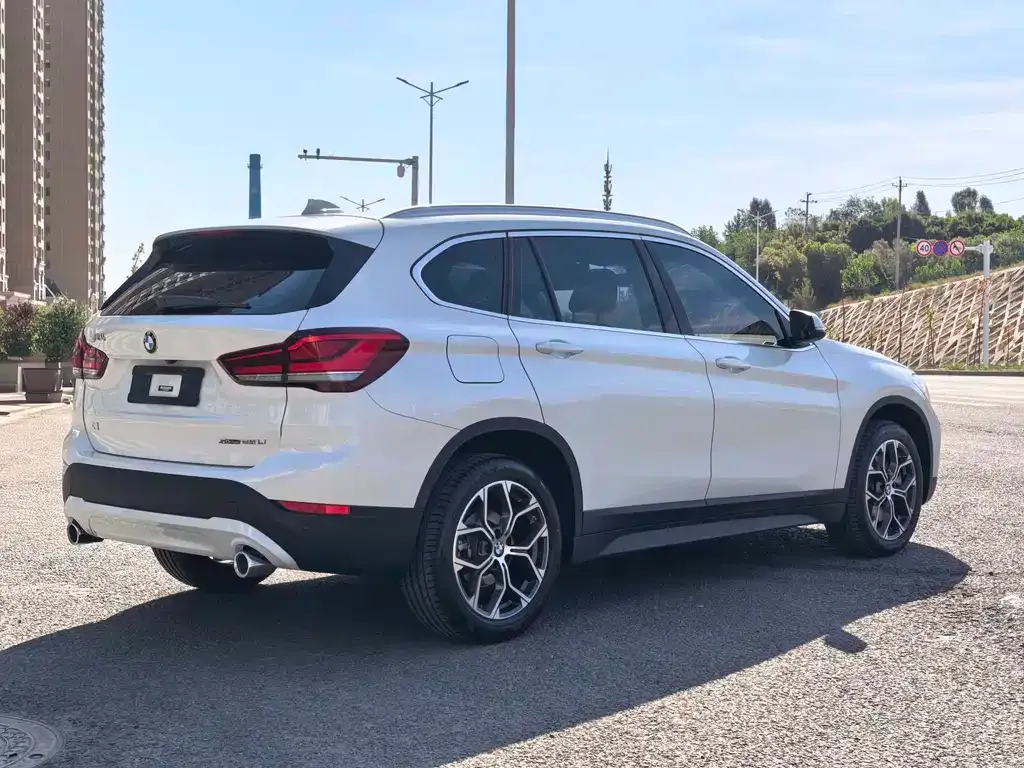 BMW X1 — фото 7