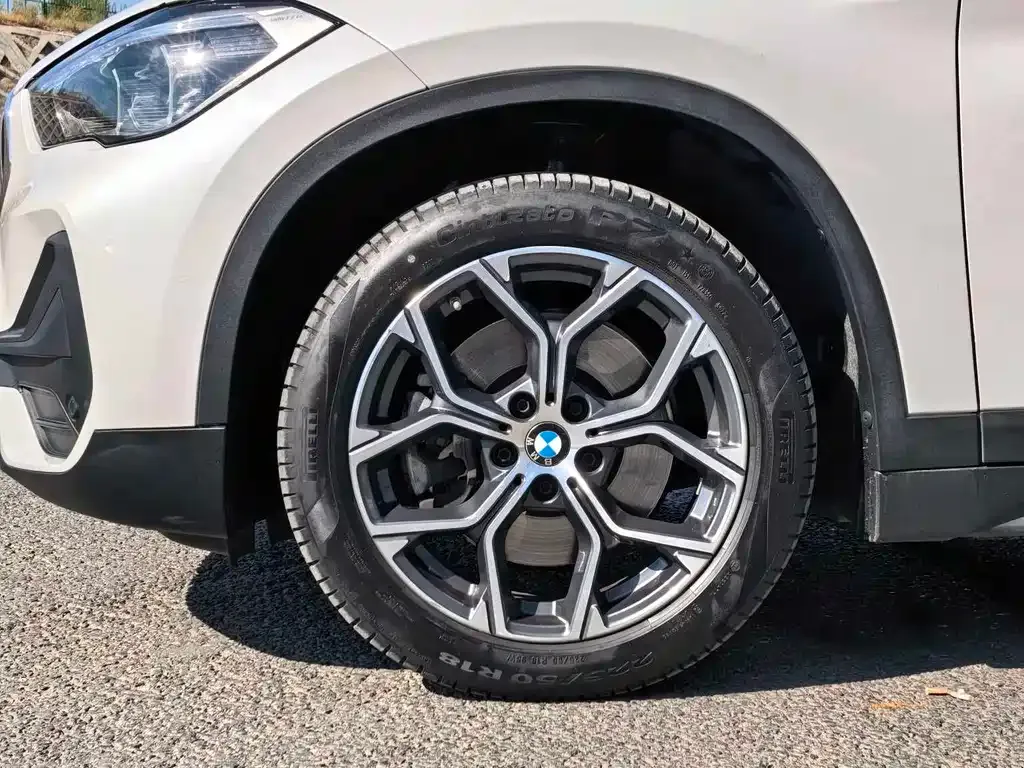 BMW X1 — фото 10