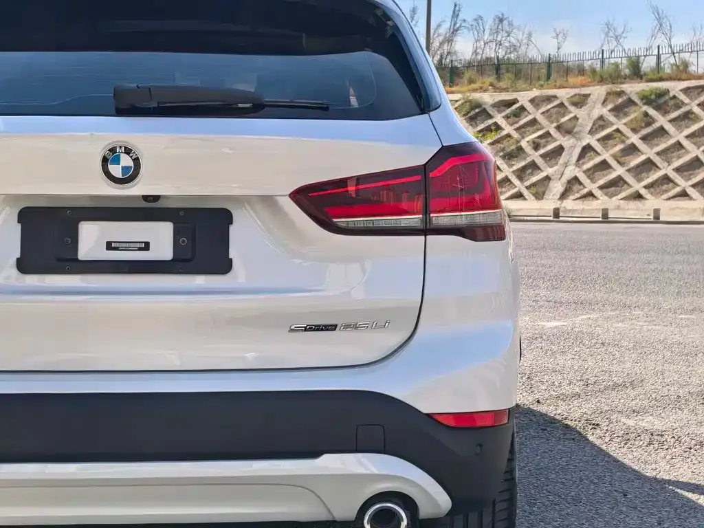 BMW X1 — фото 2
