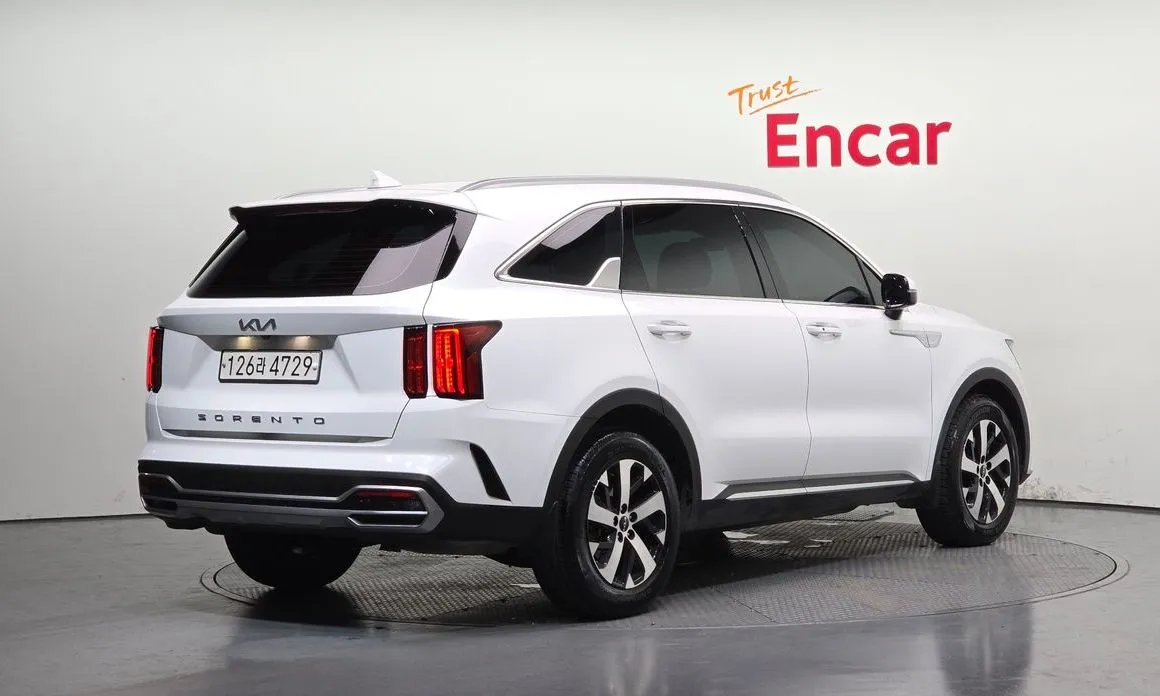 Kia Sorento — фото 5