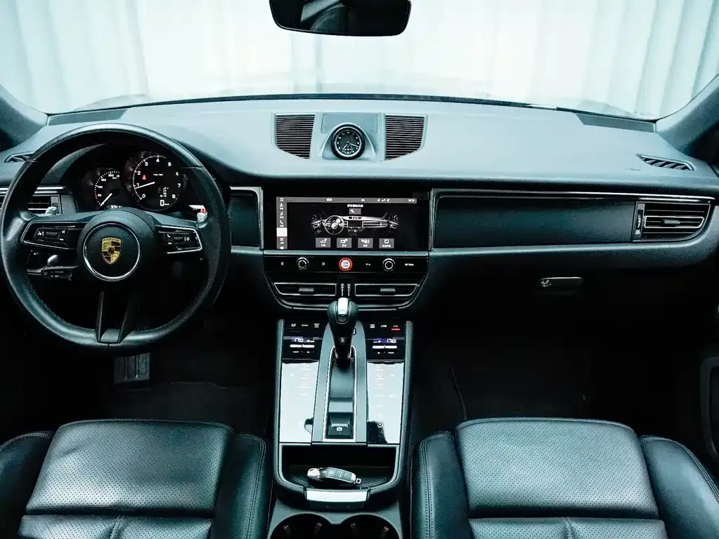 Porsche Macan — фото 7