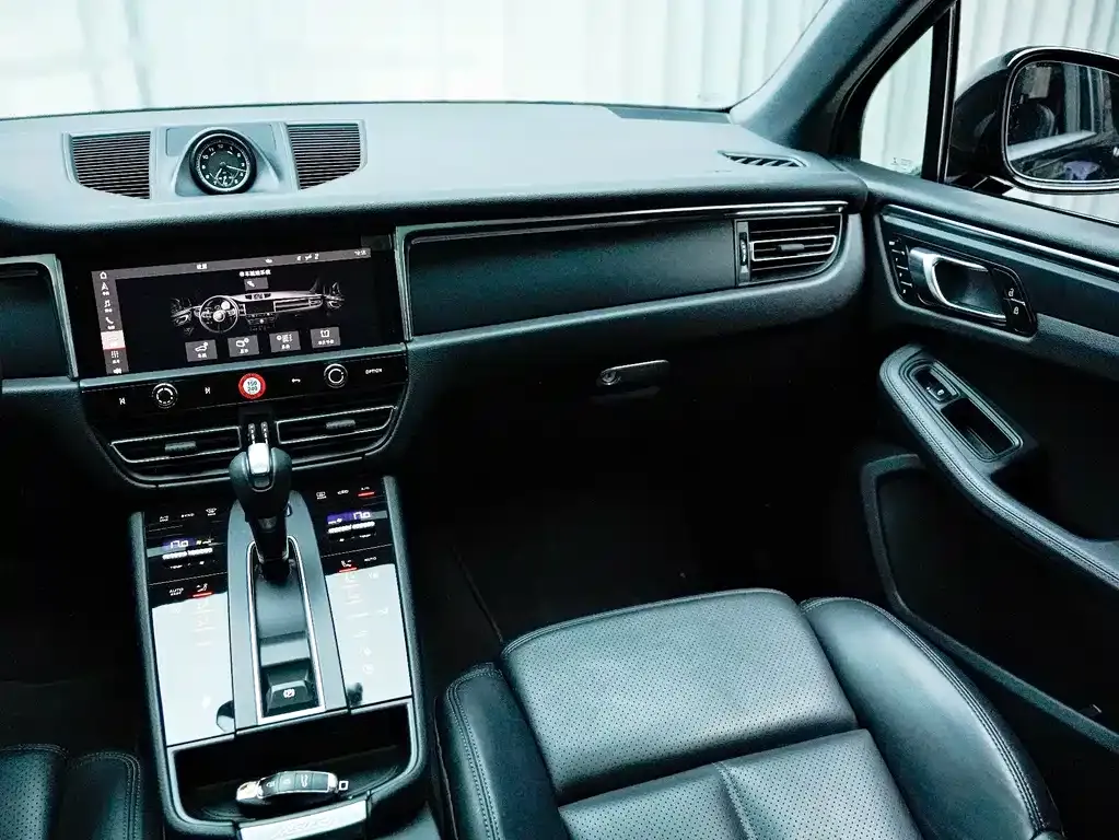 Porsche Macan — фото 8