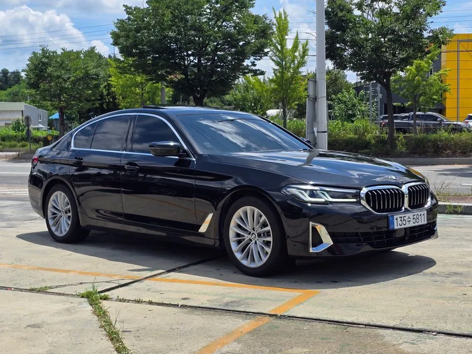 BMW 5-Series — фото 1
