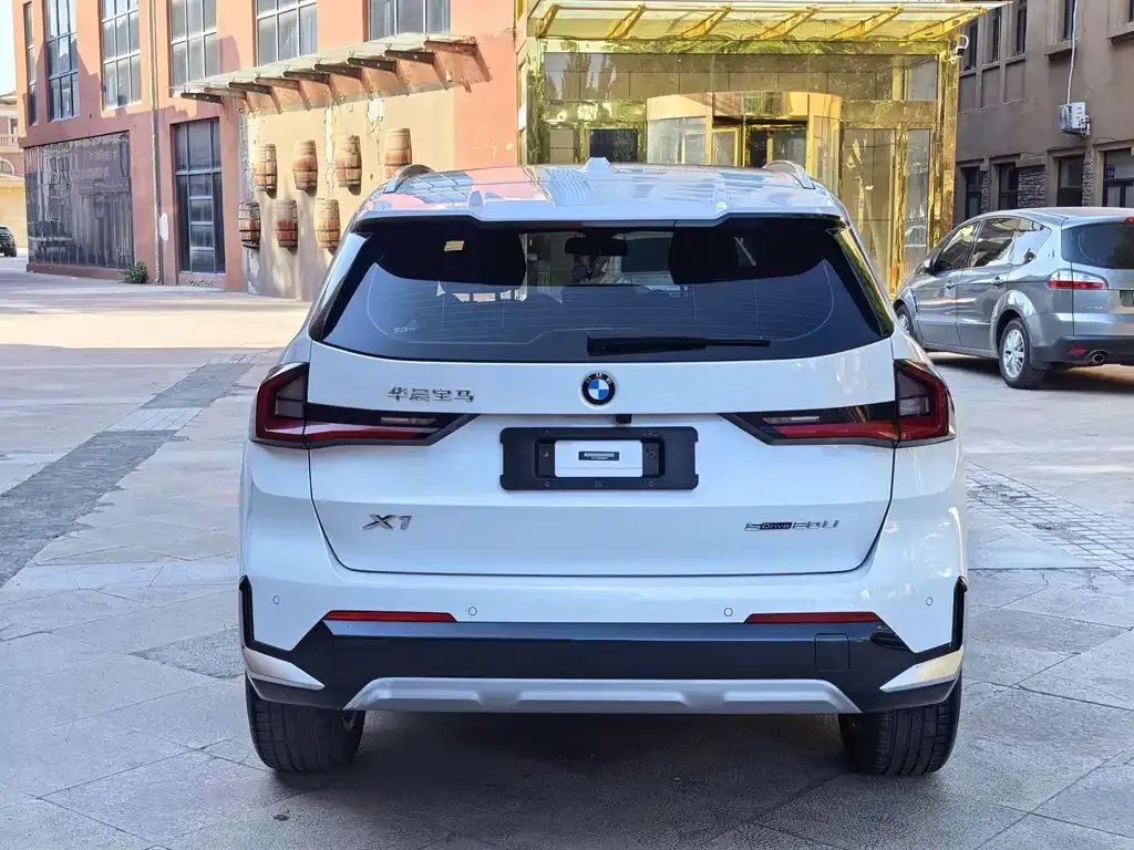 BMW X1 — фото 10