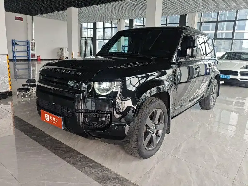 Land Rover Defender — фото 1