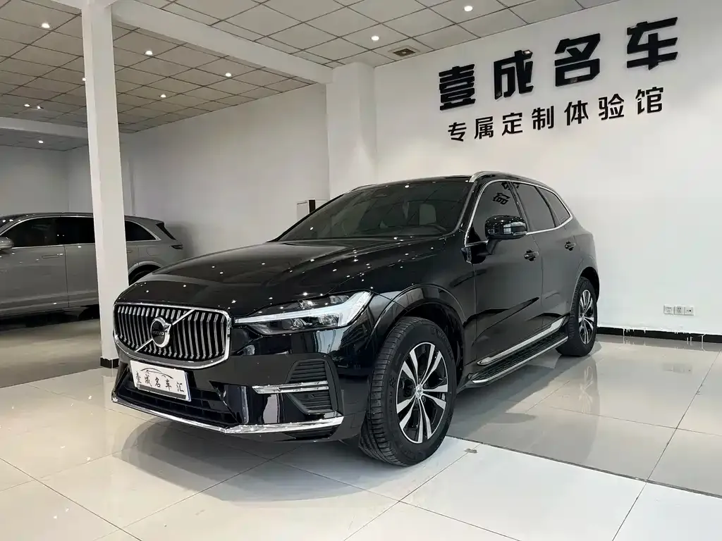 Volvo XC60 — фото 1