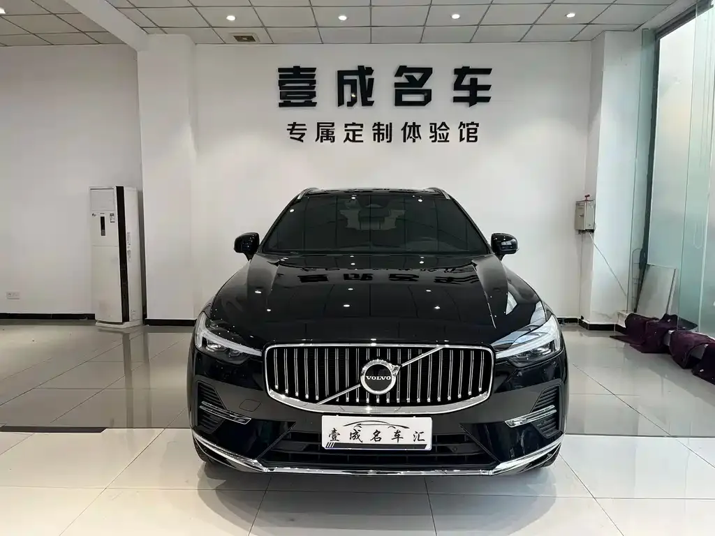 Volvo XC60 — фото 2