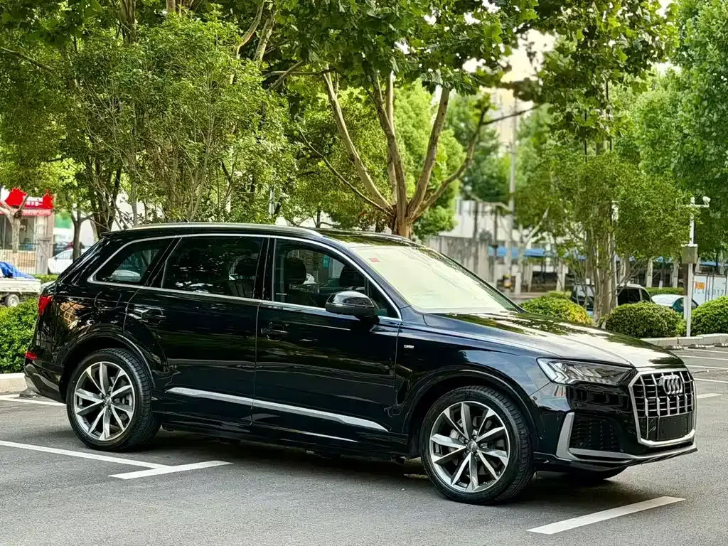 Audi Q7 — фото 5