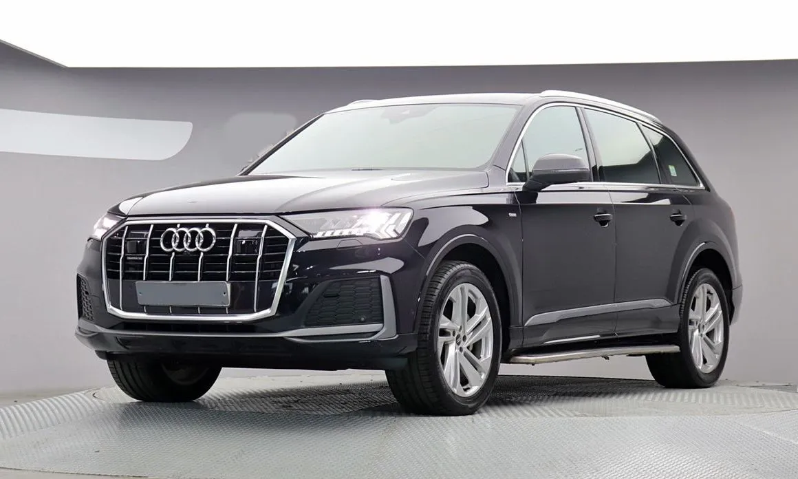 Audi Q7 — фото 1