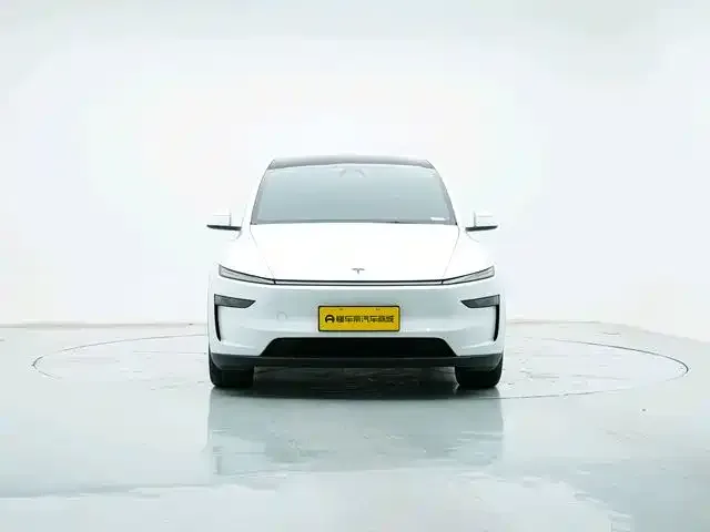 Tesla Model Y L — фото 2