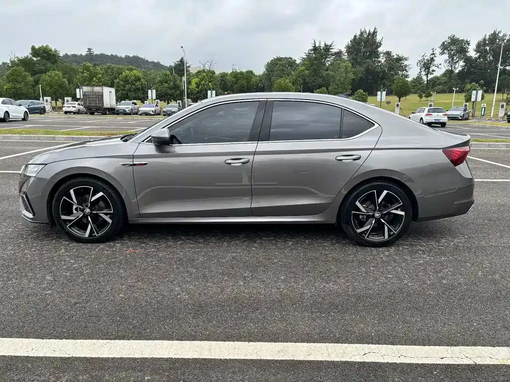 Skoda Octavia — фото 8