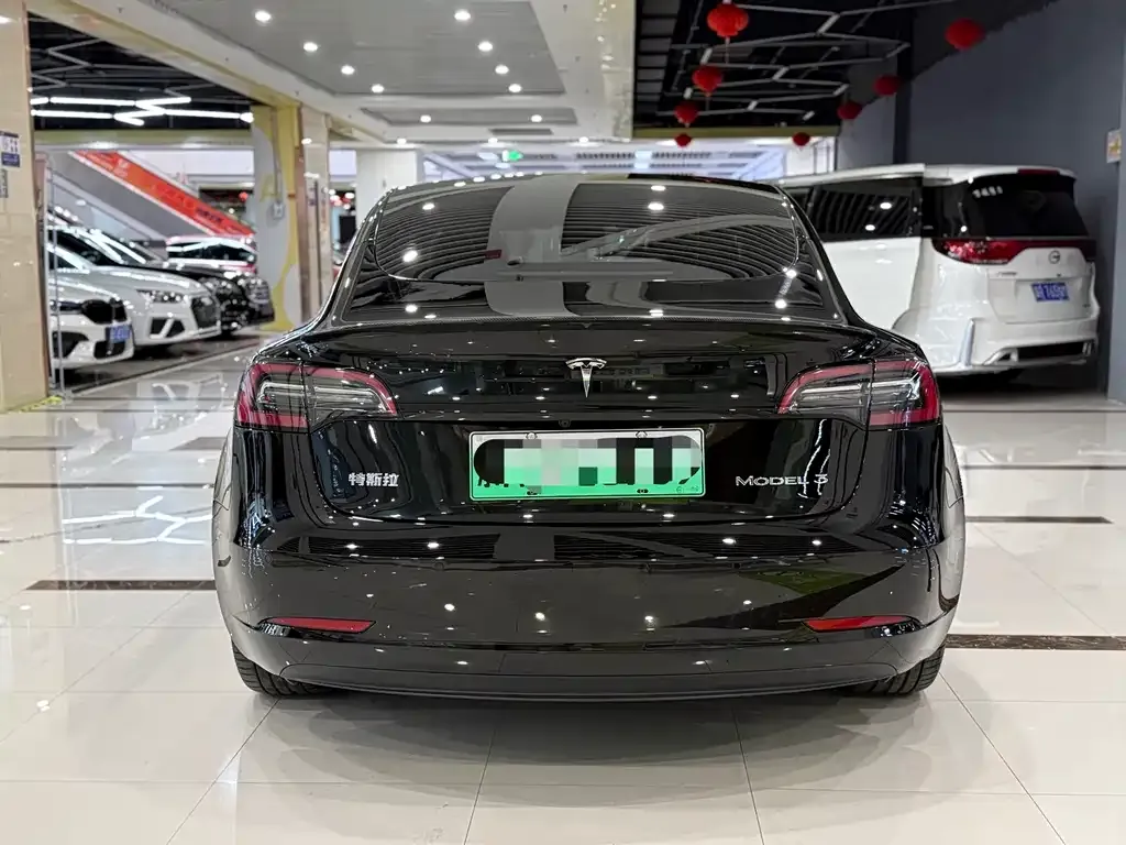 Tesla Model 3 — фото 5