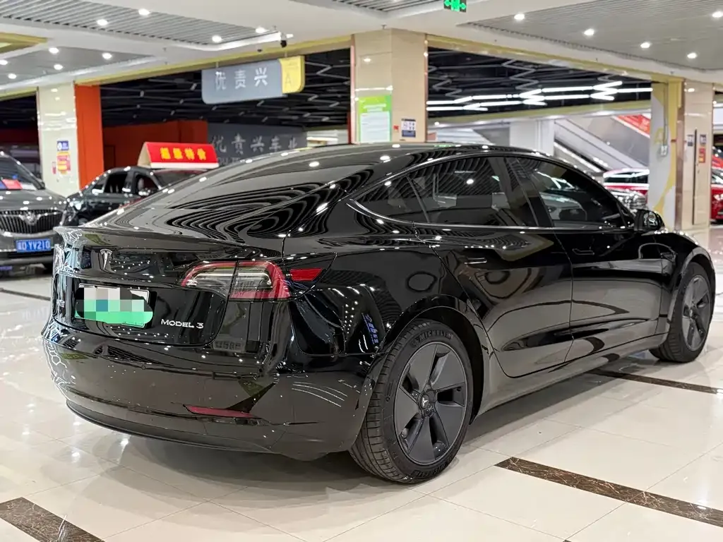 Tesla Model 3 — фото 6