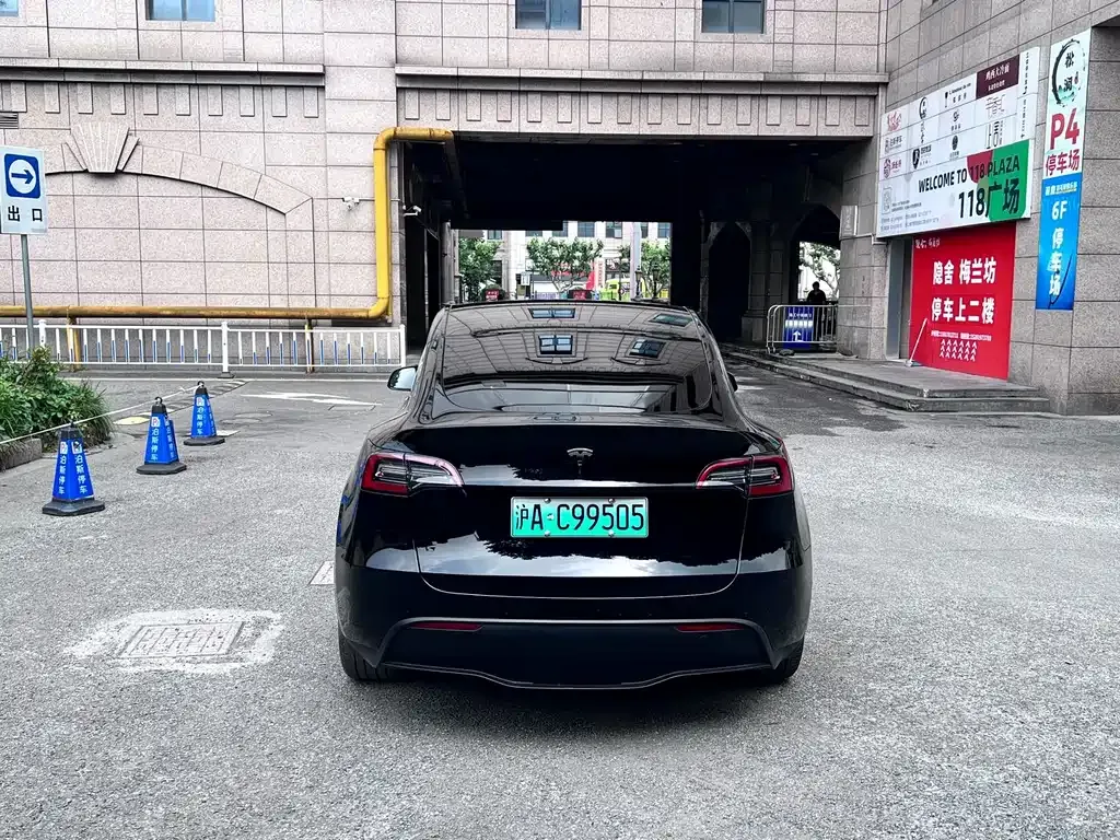 Tesla Model Y — фото 5