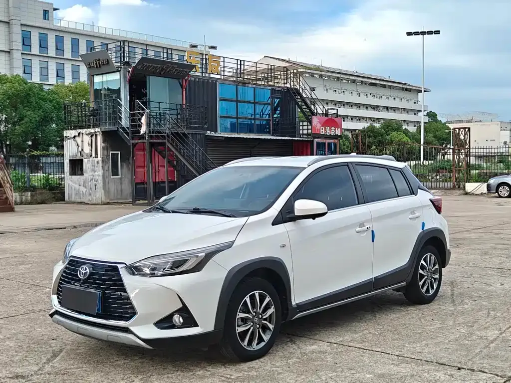 Toyota Yaris L