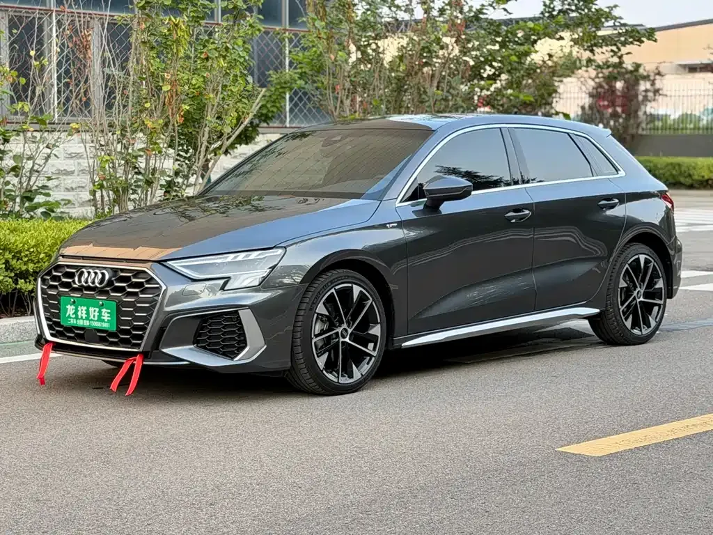 Audi A3 — фото 1