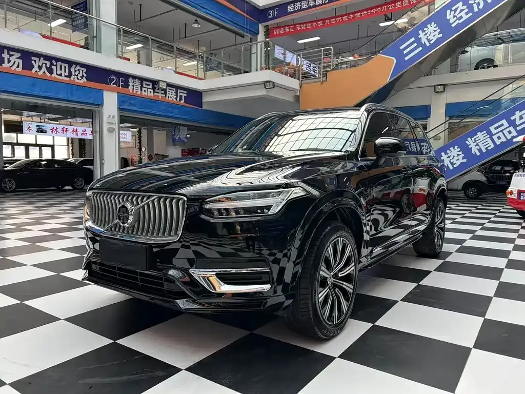 Volvo XC90 — фото 1