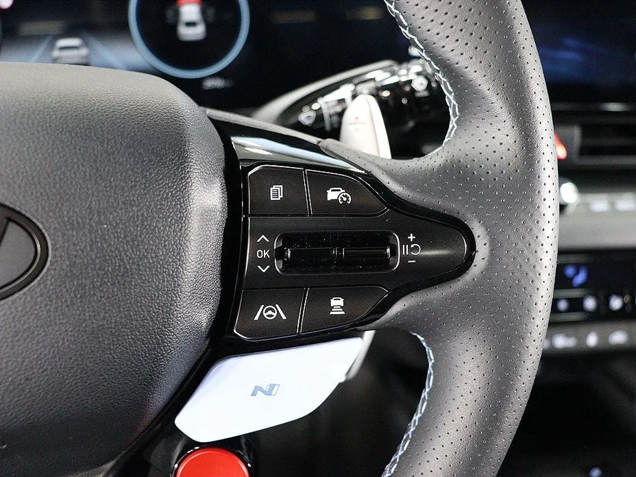 Hyundai AVANTE — фото 10