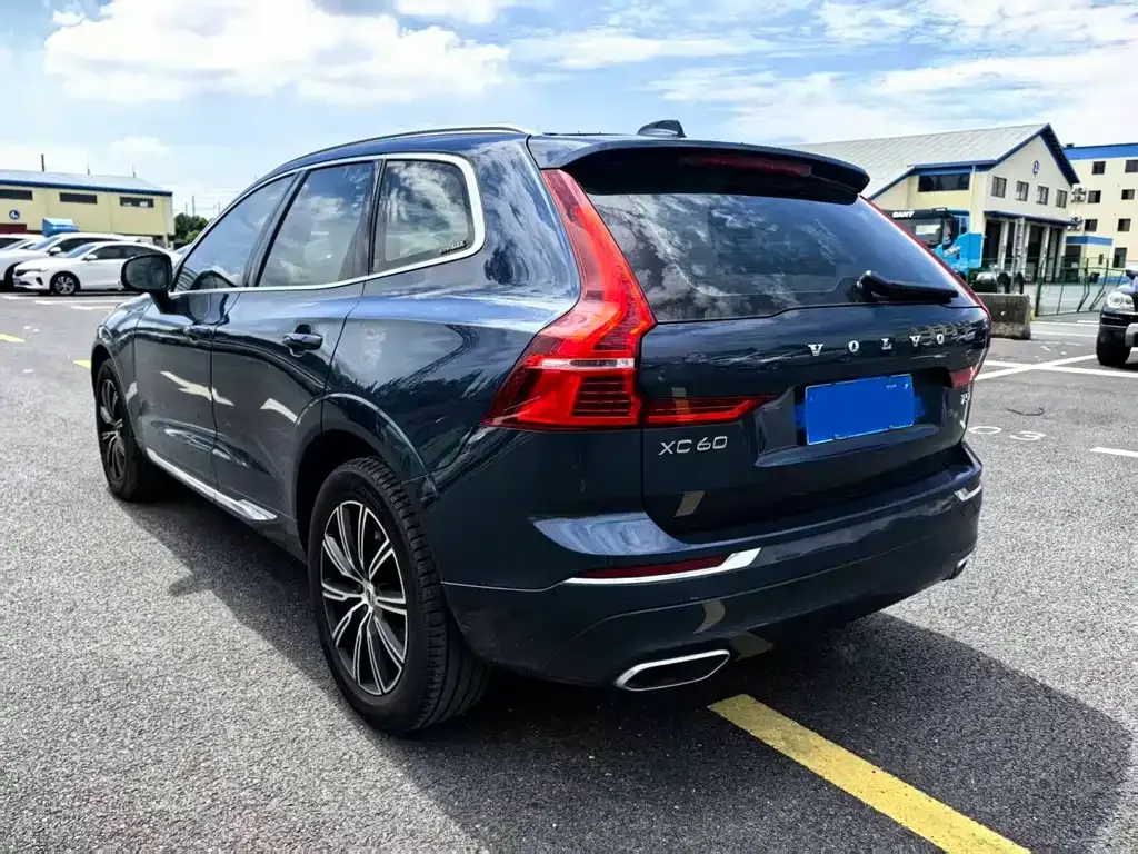 Volvo XC60 — фото 4