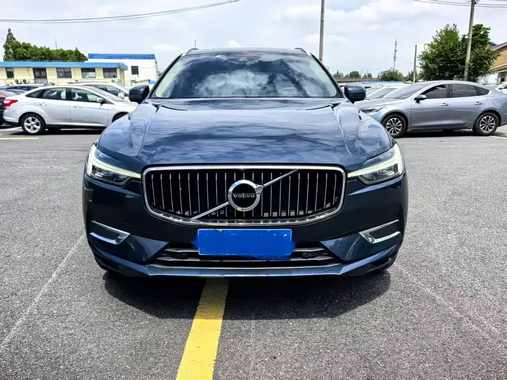 Volvo XC60 — фото 7