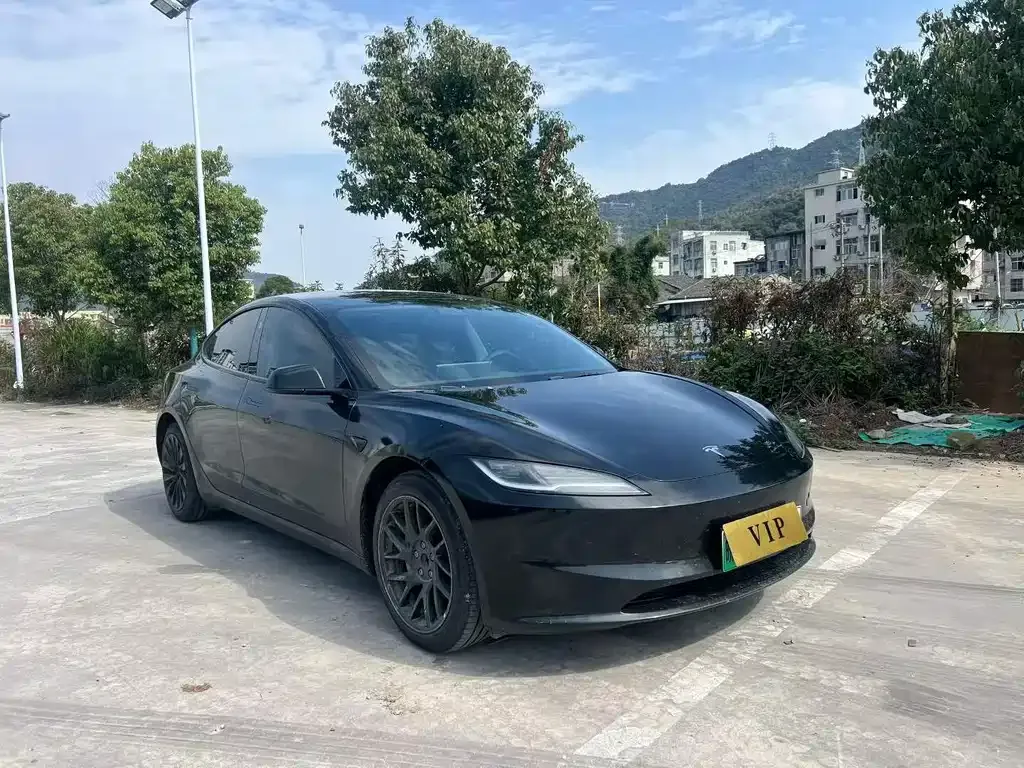Tesla Model 3 — фото 7