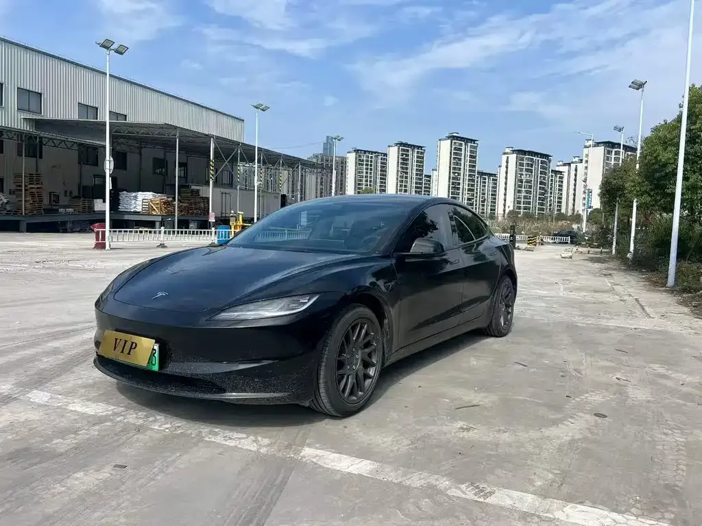 Tesla Model 3 — фото 9