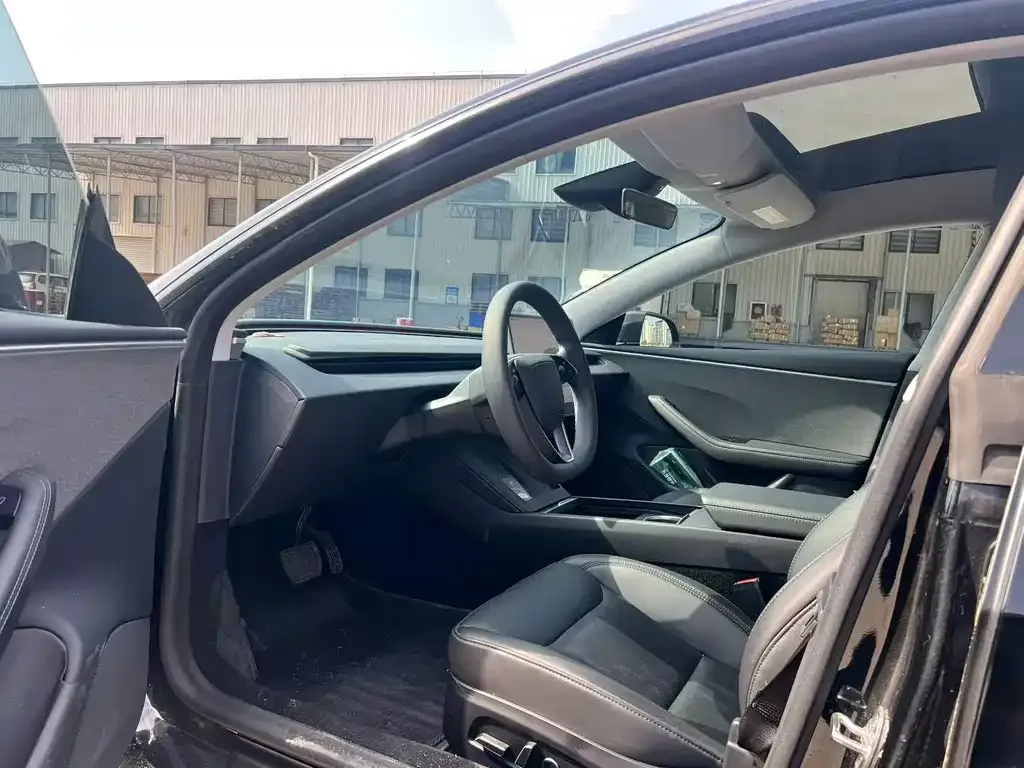 Tesla Model 3 — фото 6