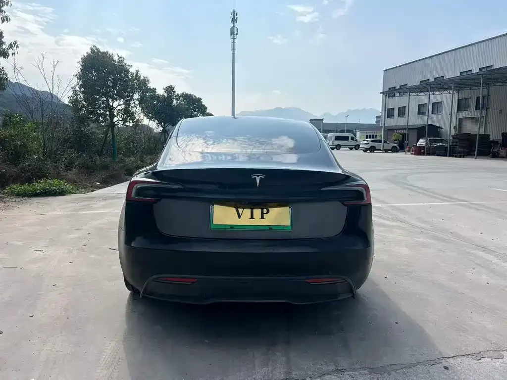 Tesla Model 3 — фото 5
