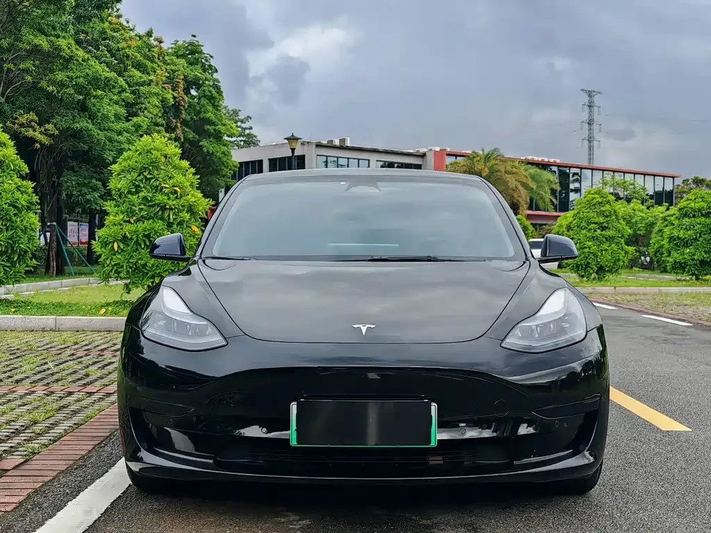 Tesla Model 3 — фото 5
