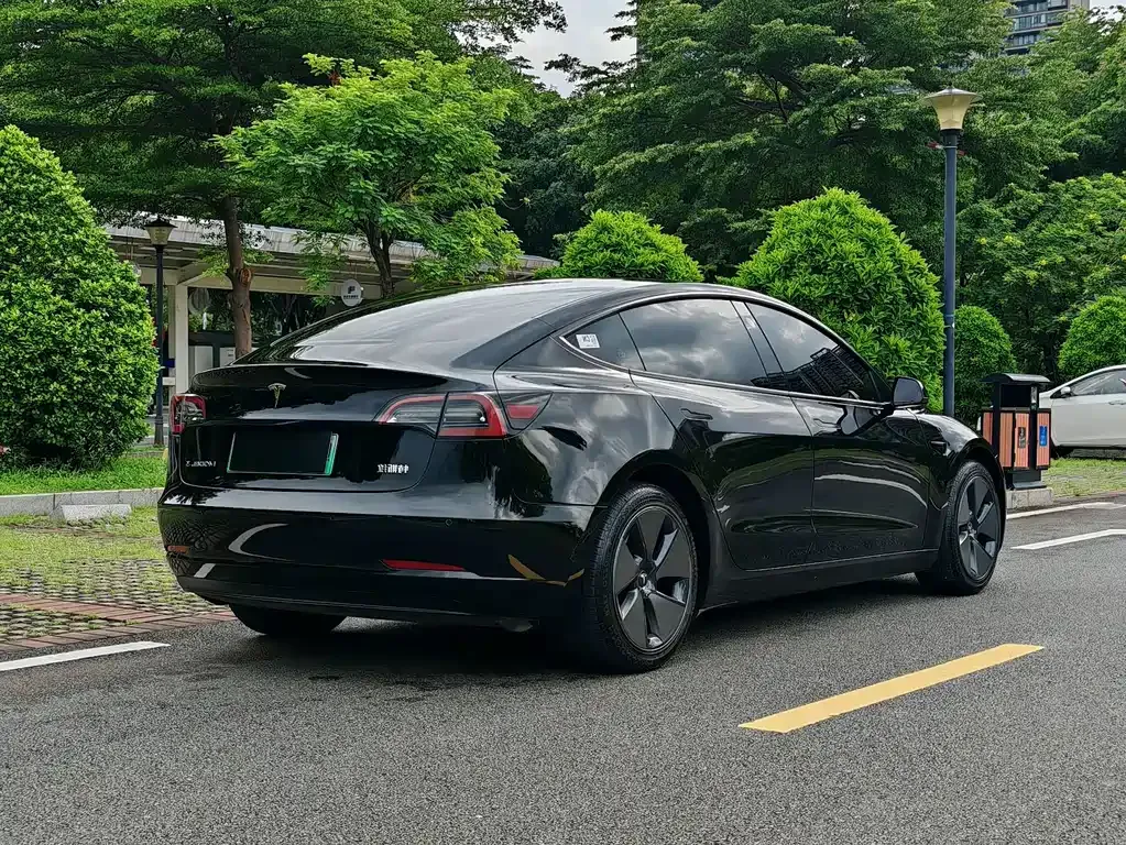 Tesla Model 3 — фото 6