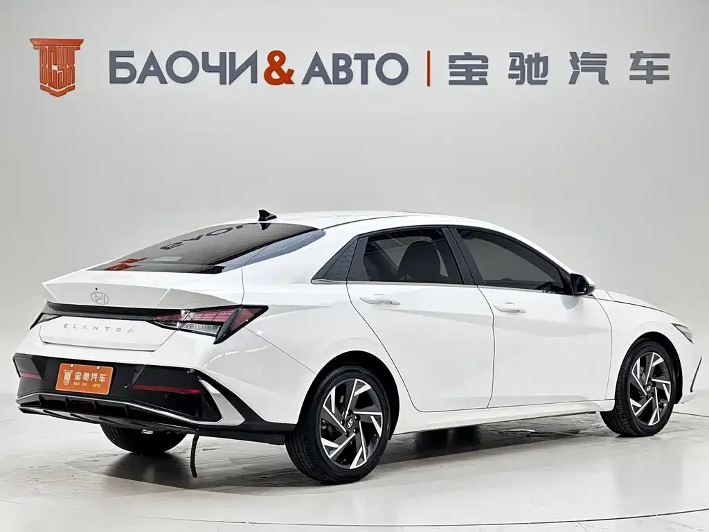 Hyundai Elantra — фото 6