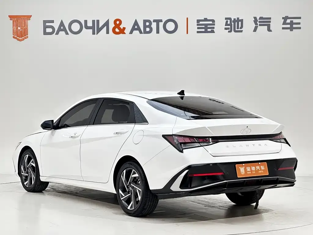 Hyundai Elantra — фото 9
