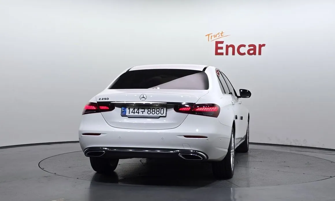 Mercedes-Benz E-Class 2023 из KR, фото 8