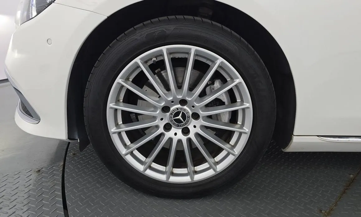 Mercedes-Benz E-Class 2023 из KR, фото 3