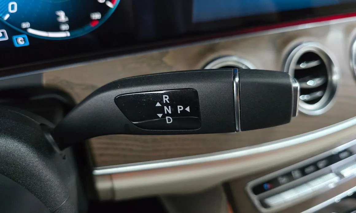 Mercedes-Benz E-Class 2023 из KR, фото 9