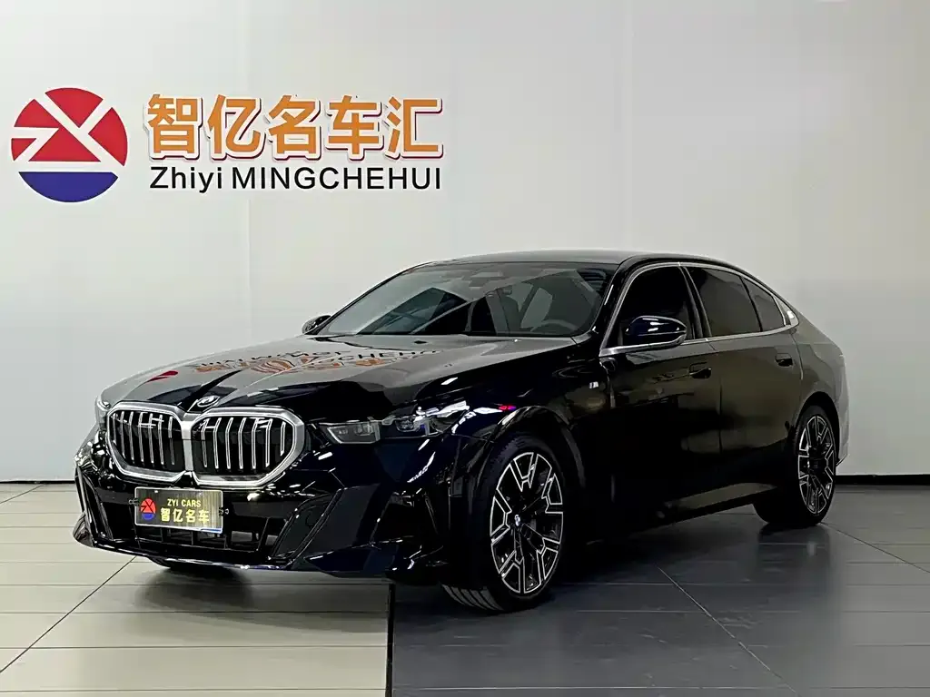 BMW 5 Series — фото 1