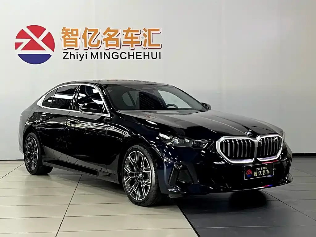 BMW 5 Series — фото 5