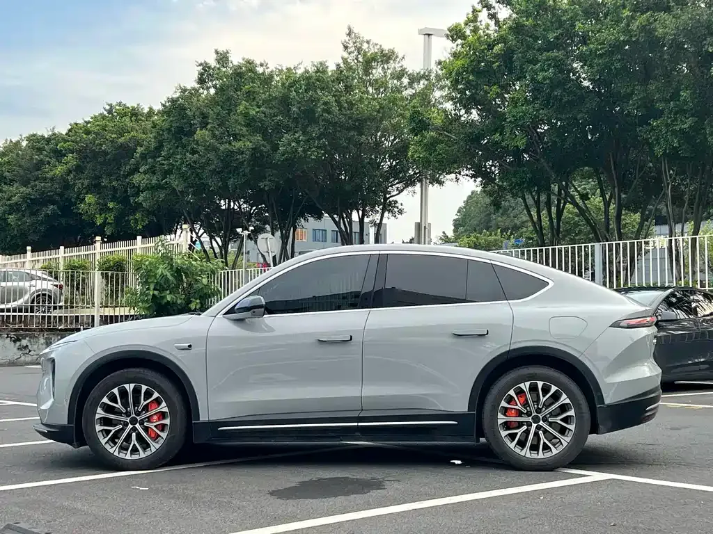 NIO EC6 — фото 10