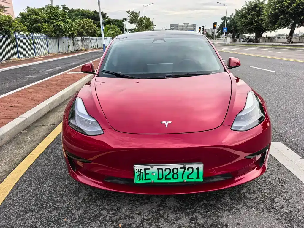 Tesla Model 3 — фото 6