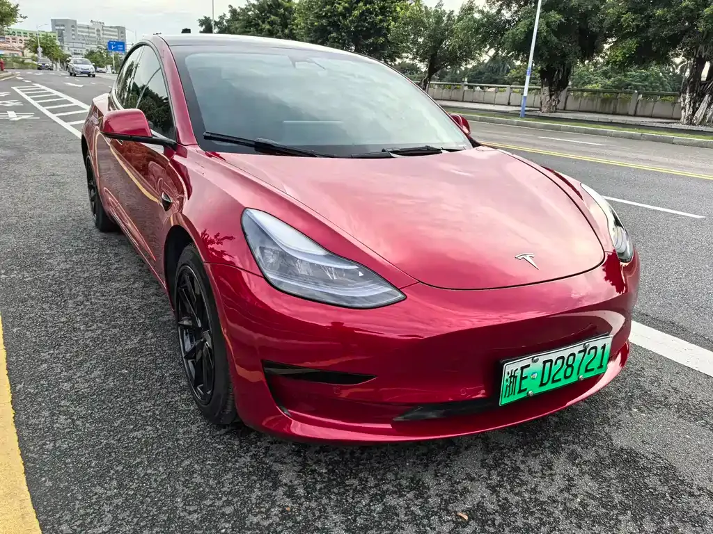 Tesla Model 3 — фото 9