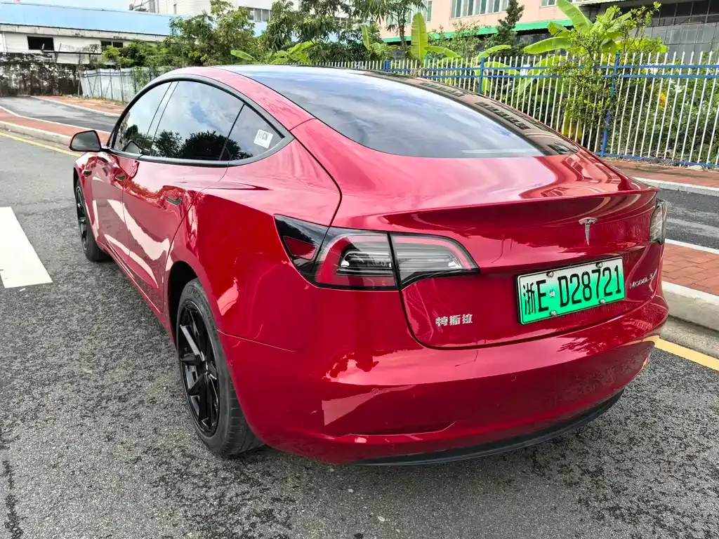 Tesla Model 3 — фото 8
