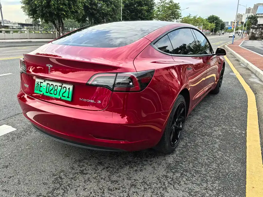 Tesla Model 3 — фото 7