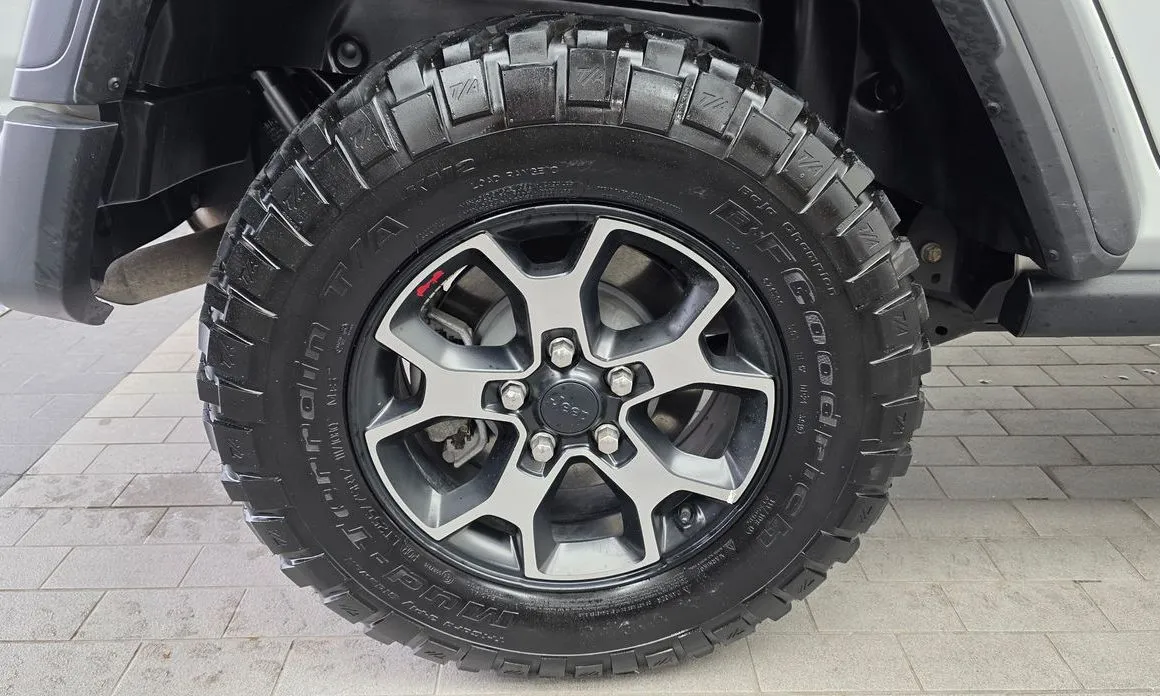 Jeep Wrangler — фото 9
