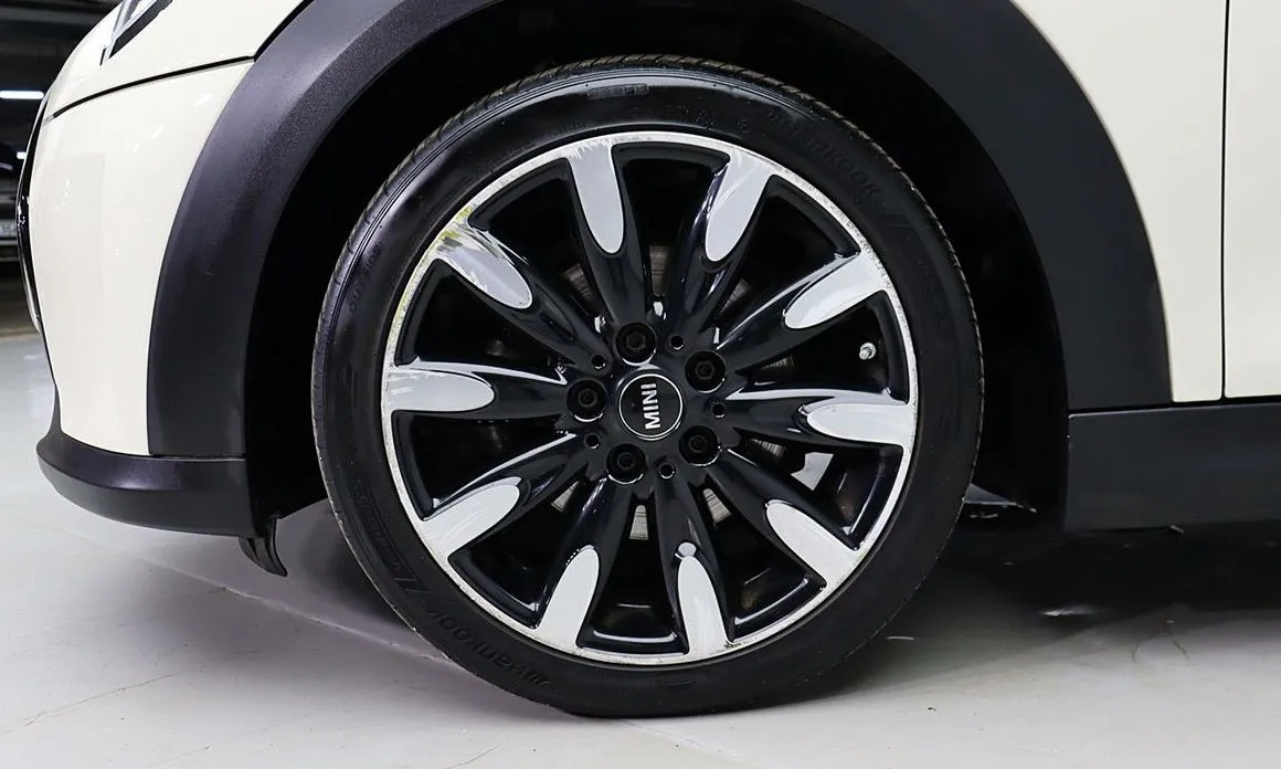 Mini Cooper Convertible 2022 из KR, фото 8
